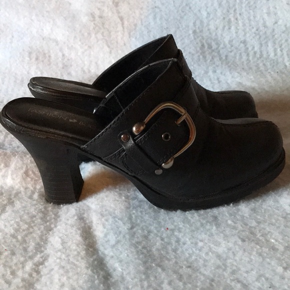 Shoes - Picture 3 of 5